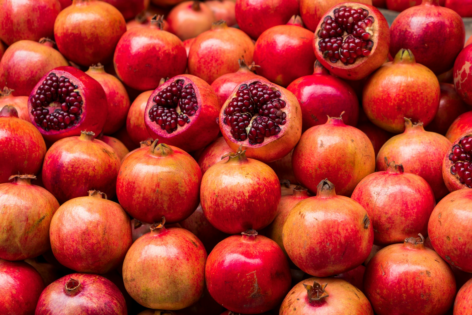 POMEGRANATE Fruit for stronger muscles